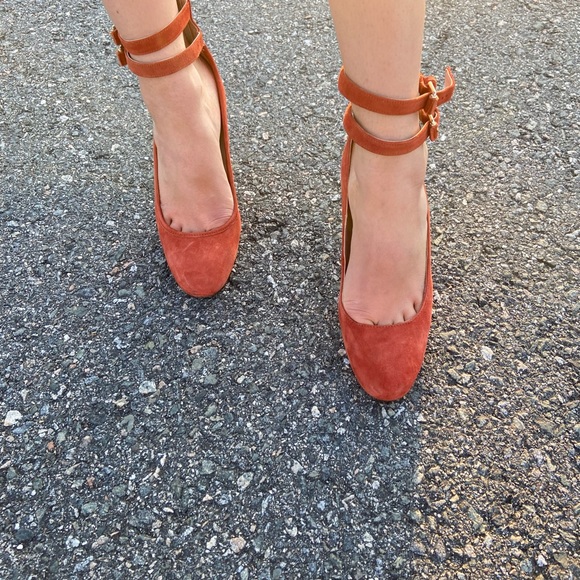 Spring heels - Picture 3 of 6